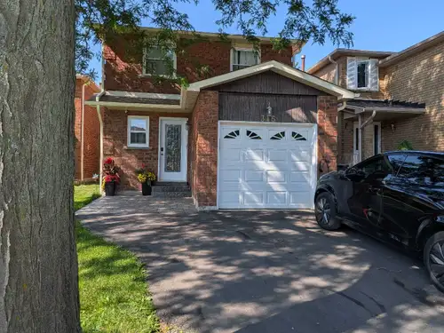 3 bedroom detached beautiful house for rent Finished basement-ideal for entertainment, wood fireplac...