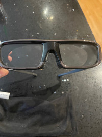 2 pairs of new Sony 3D glasses 