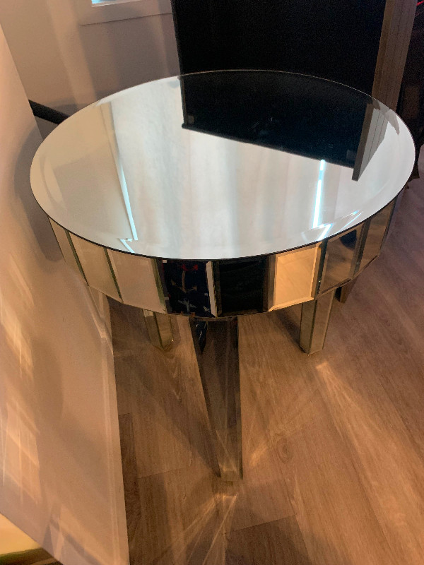 Table console rond en miroir dans Décoration intérieure et accessoires  à Ville de Montréal
