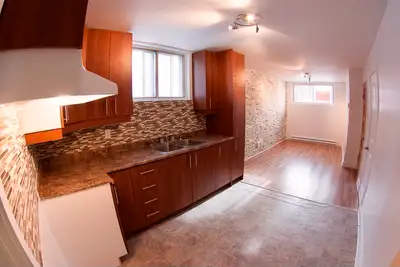 6709 12e Avenue Montréal Situé dans quartier Rosemont superbe 3 1/2 dans un 5plex bien entretenu Gra...