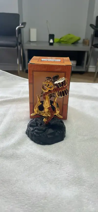 This is a used Dark Drowzee Skylanders figurine in excellent condition, complete with its original b...