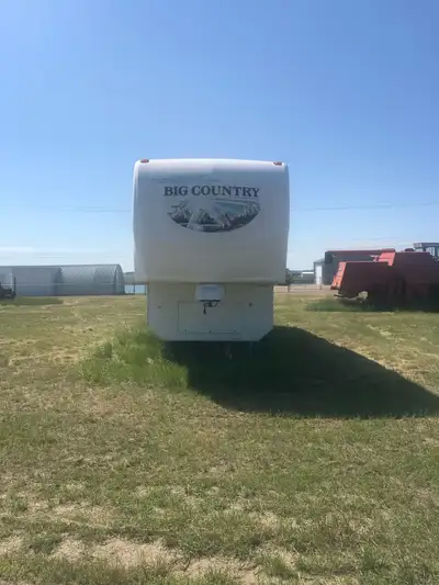 Sleeps 9 - 3 slides Electric legs Air conditioner bunks beds Nice and clean Call 780-753-2550 Ben fo...