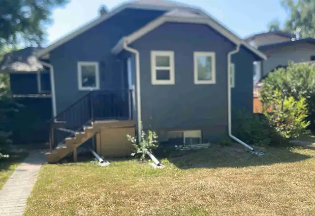 Crescent Heights - One Room for Rent - Male ONLY in Room Rentals & Roommates in Calgary - Image 2
