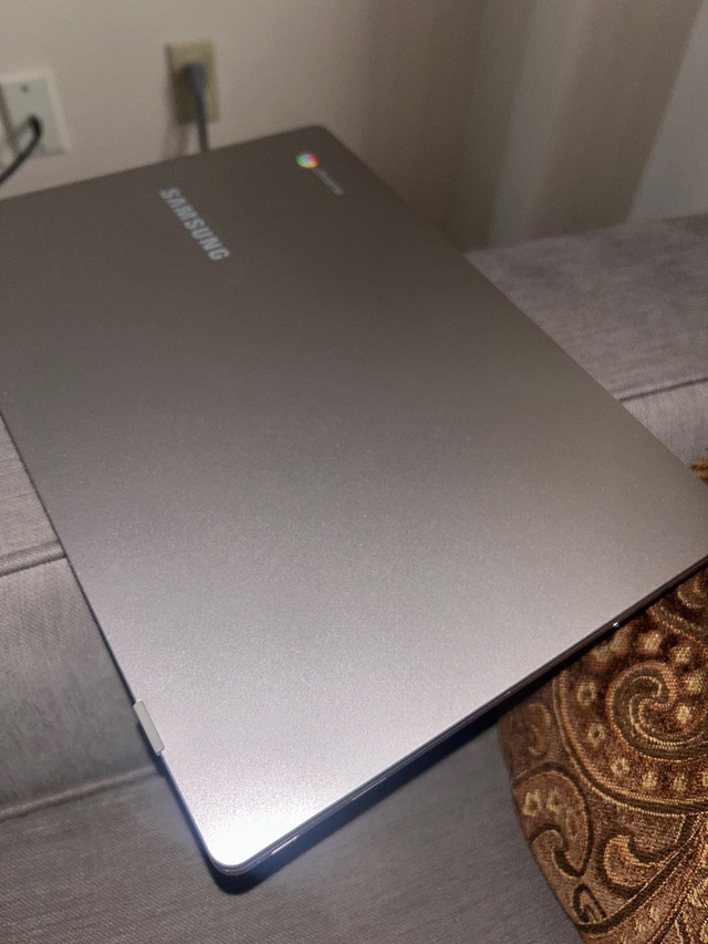 $300 google chrome laptop in Laptops in Hamilton - Image 2