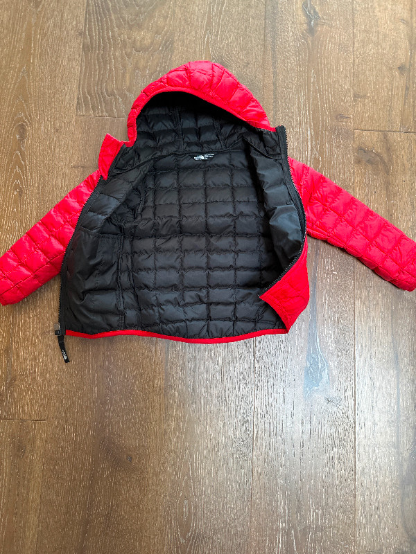 North face Thermoball Kids Jacket size 3 in Kids & Youth in City of Toronto - Image 2