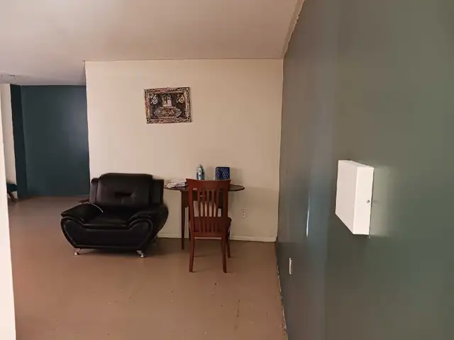 1 bed room and sharing in Room Rentals & Roommates in City of Toronto - Image 3