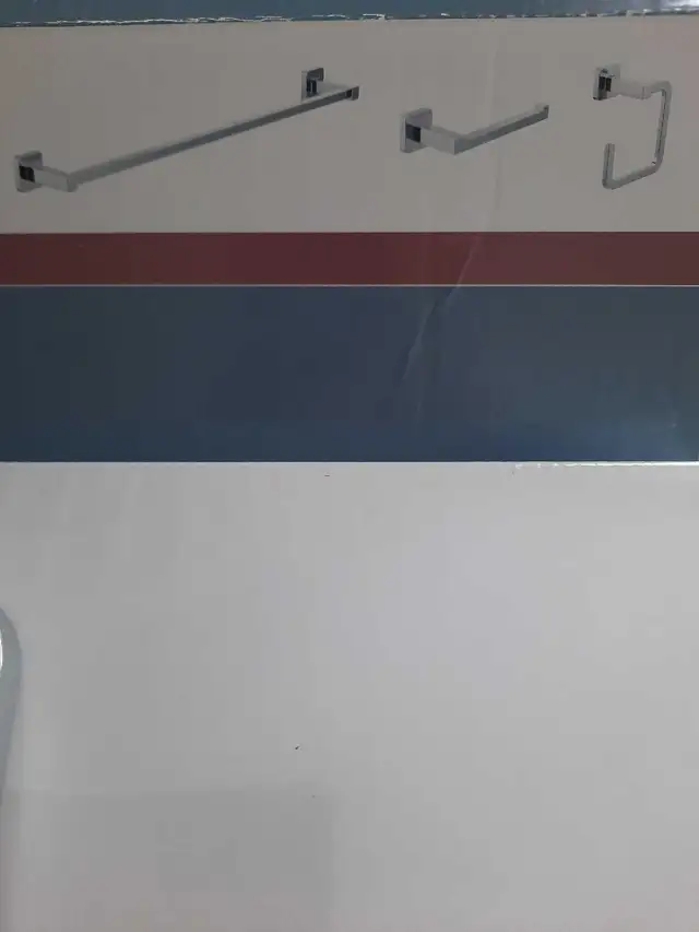 ens.accessoires  chrome neuf  pour salle de bain  in Bathwares in Gatineau - Image 5