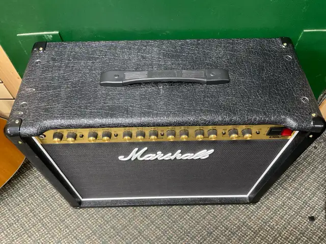 MARSHALL DSL40CR TUBE AMP 40W IN GREAT SHAPE in Amps & Pedals in North Bay - Image 3