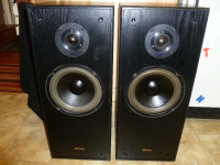 Vintage Axiom AX2 speakers
