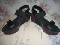 Cute Leather Black Sandal Wedges size-10. Brand: Chinese Laundry