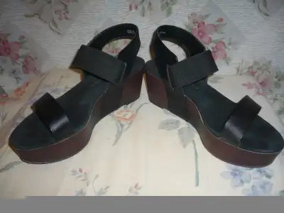 Cute Leather Black Sandal Wedges size-10. Brand: Chinese Laundry, View more