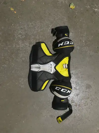 CCM Tacks Shoulder Guards (M), View more