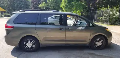 car in good condition for 2011 well maitain nothing to be repair anti rust and winter tires ....ect...