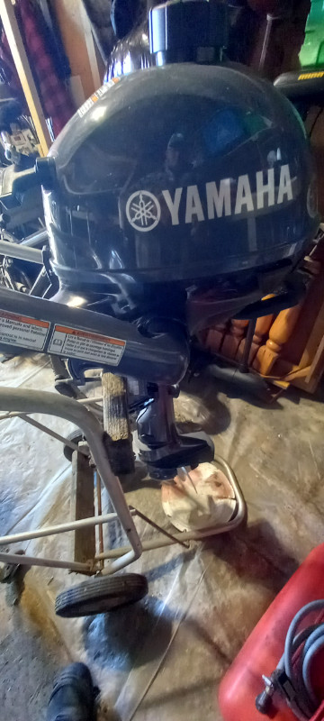 Moteur hors-bord Yamaha  2.5 hp 4temps   2022 dans Remorques, pièces et accessoires pour bateaux  à Ouest de l’Île - Image 3