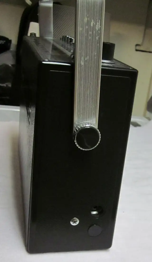 Vintage Telefunken Bajazzo Sport 101K transistor radio in Arts & Collectibles in Guelph - Image 6