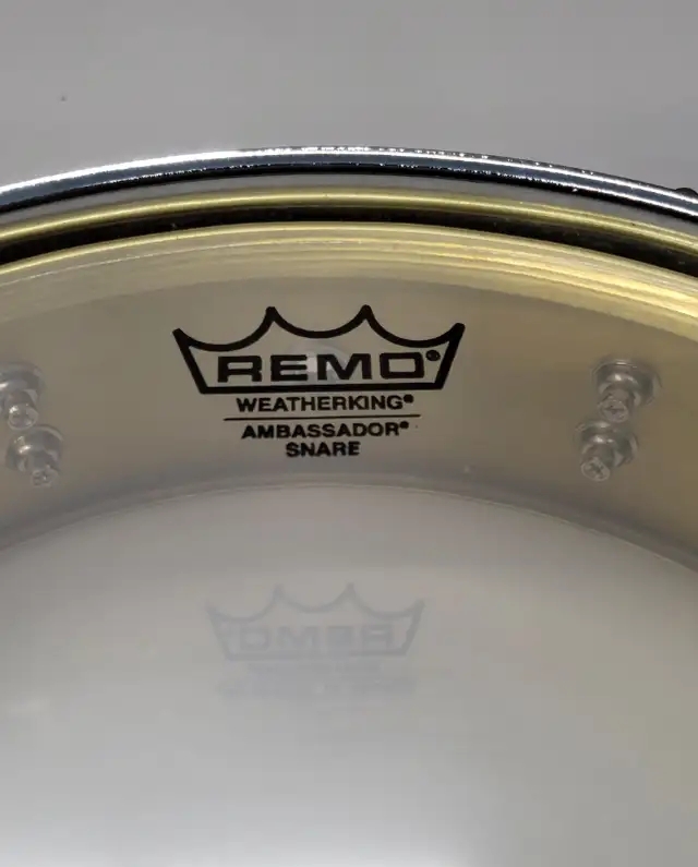 Pearl 13x3 Brass Effect Piccolo Snare Drum in Drums & Percussion in Windsor Region - Image 9