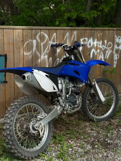2007 Yamaha YZ250F 3700obo TRADE FOR EMOTO Selling my 2007 YZ250F. Bike has a fresh rebuild with onl...