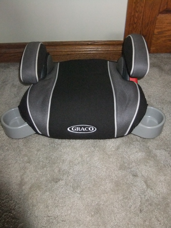 Graco booster seats in Strollers, Carriers & Car Seats in Kawartha Lakes