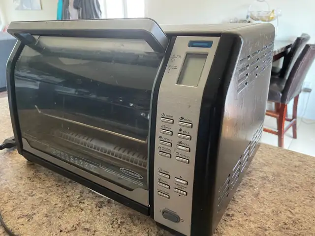 Electric Oven Toaster Broil/ Rotisserie  in Toasters & Toaster Ovens in Mississauga / Peel Region - Image 2