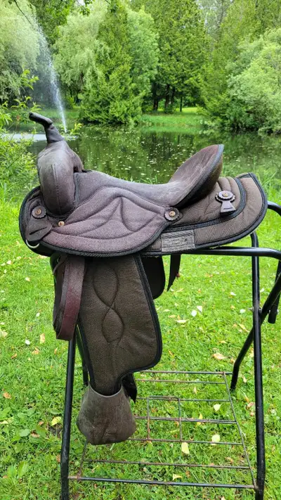15" Big Horn Synthetic Saddle, View more