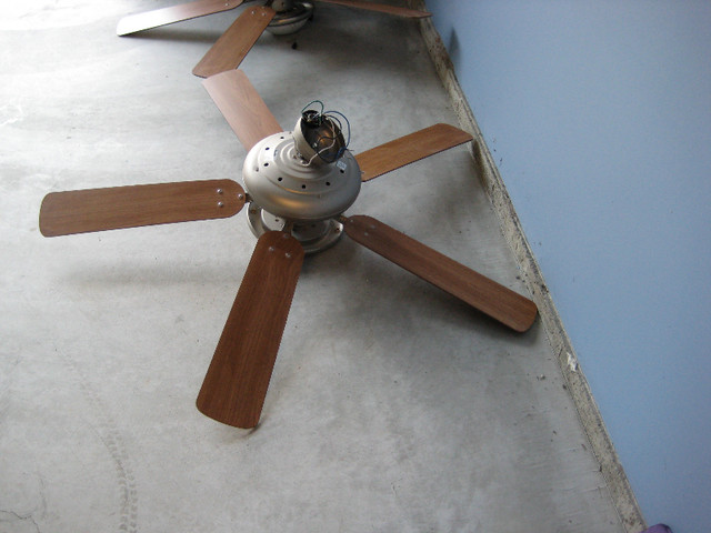 used pull- ceiling fans with lights for sale-----4 are available in Indoor Lighting & Fans in Chilliwack - Image 3