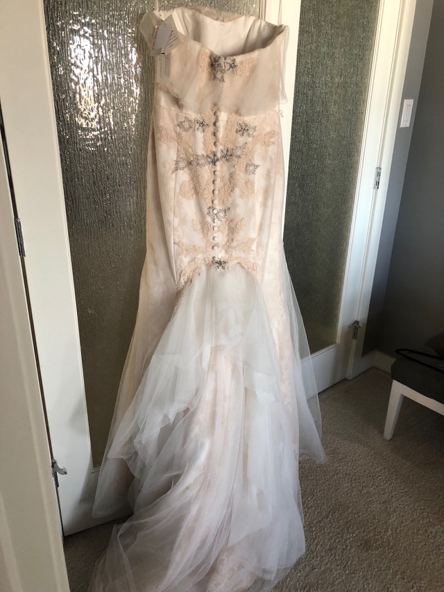 NEW Wedding dress size 10 (RRP $1250) in Wedding in Edmonton - Image 3