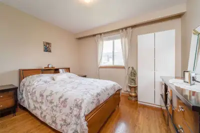 MAIN UPPER LEVEL ROOM FOR RENT WESTWOOD MALL MALTON MISSISSAUGA