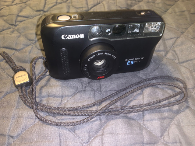 CANON SURE SHOT ES DATE 35mm Point & Shoot Film Camera in Cameras & Camcorders in Oshawa / Durham Region - Image 3