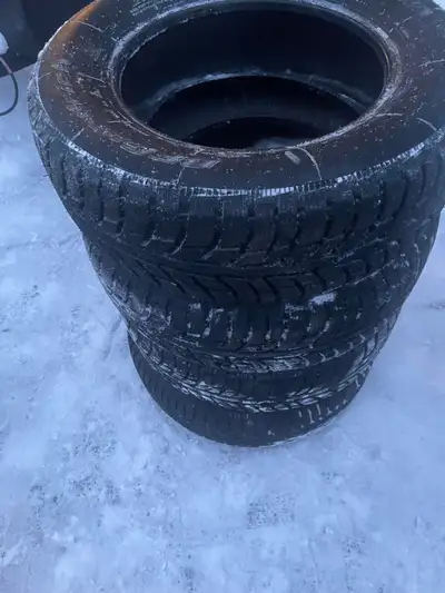 4 winter tires dot 2025 like new still has tires hair