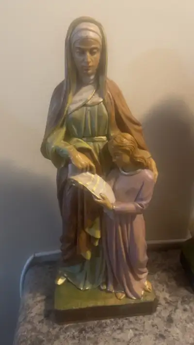Vintage statue, been in the family for years! Pick up wildwood Firm on price