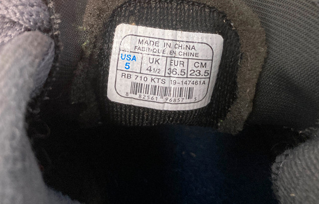 soccer cleats size 5 in Soccer in Strathcona County - Image 2