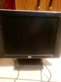 Computer monitor with built in speakers