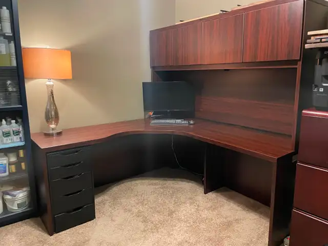 Executive L Shaped Office Desk with storage cabinets & drawers