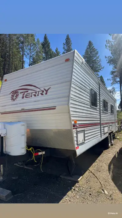 Selling our 2001 Fleetwood Terry 27H travel trailer. Clean, spacious and everything is functional. F...