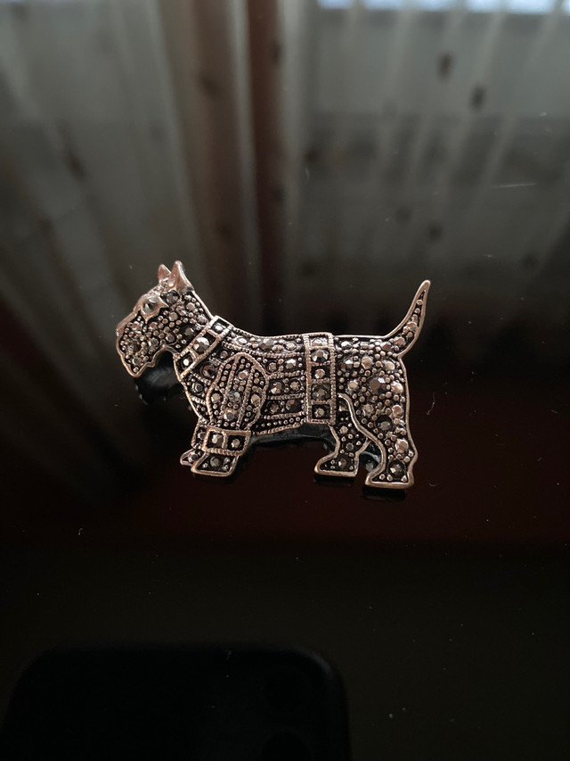 SCOTTIE DOG  Metal Vintage  Brooch in Jewellery & Watches in Delta/Surrey/Langley