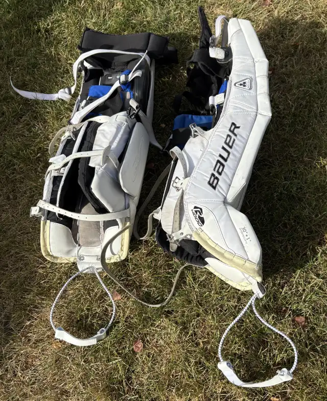 Bauer Goalie Pads in Hockey in Calgary - Image 3