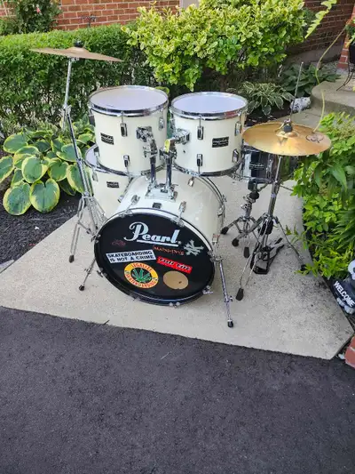 5 pc. Pearl Maxwin drums, upgraded hardware and Sabian cymbals., View more