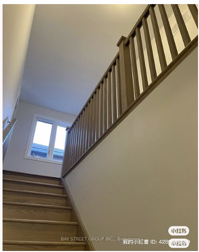 a beautiful private room in  detached house in Keswick for lease in Room Rentals & Roommates in Markham / York Region - Image 8