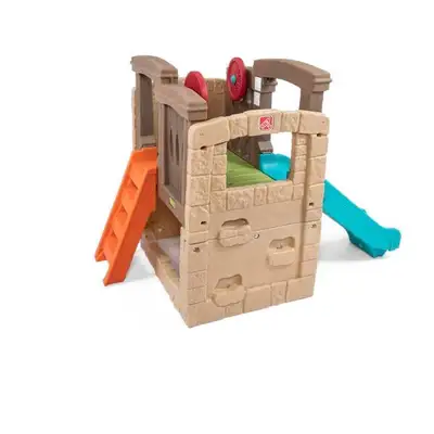 New condition. Only used indoors. Already assembled. Built to last with durable construction, this k...