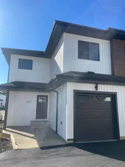 3 Beds 2.5 Baths - Townhouse Hawks Ridge Blvd NW, Edmonton, AB T5S, Canada Brand New Home for Rent –...