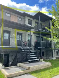 3 Beds - 1 Bath - Apartment in Hull/Le Plateau
