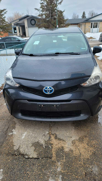 2015 toyota prius v clean title with safety 