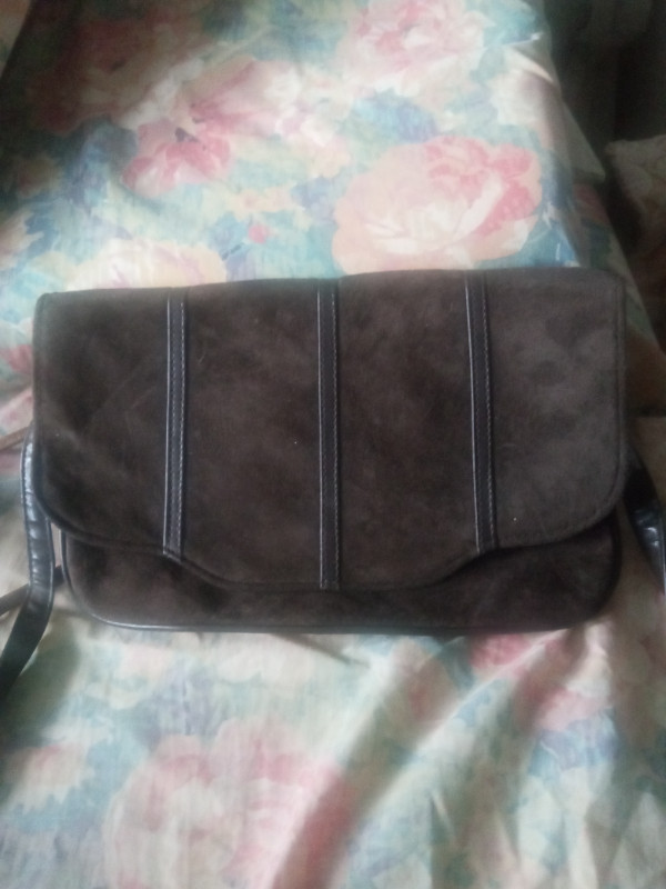 Vintage leather purse in Women's - Bags & Wallets in Hamilton