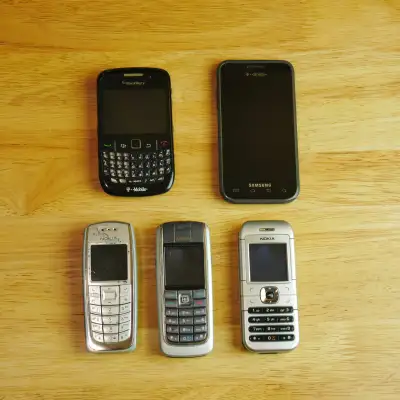Nokia Samsung Blackberry working cell phones, View more