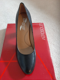 Ladies Size 7 Black Leather Aerosole High Heel Shoes