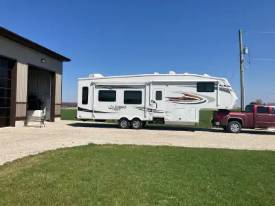 Jayco321rlms good shape every thing works stored inside when not in use very little use in last coup...