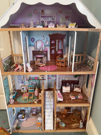 Calico Critters & dollhouse