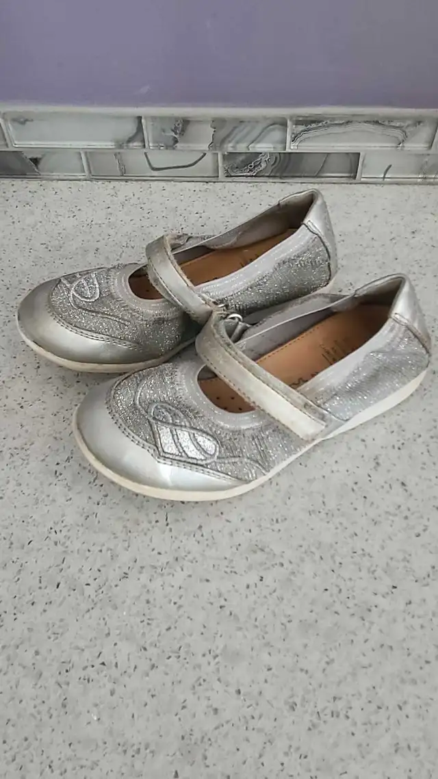 Girl's Shoes / Souliers pour fille in Kids & Youth in Laval / North Shore - Image 4