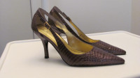 Only $40 for these brand new size 6 Bandolino heels!