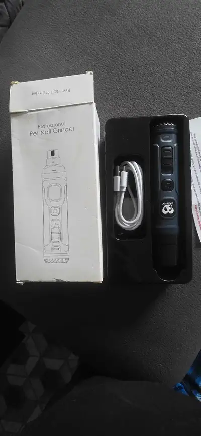 I'm selling an Arrfety pet nail grinder, designed to painlessly and precisely trim your pet's nails...